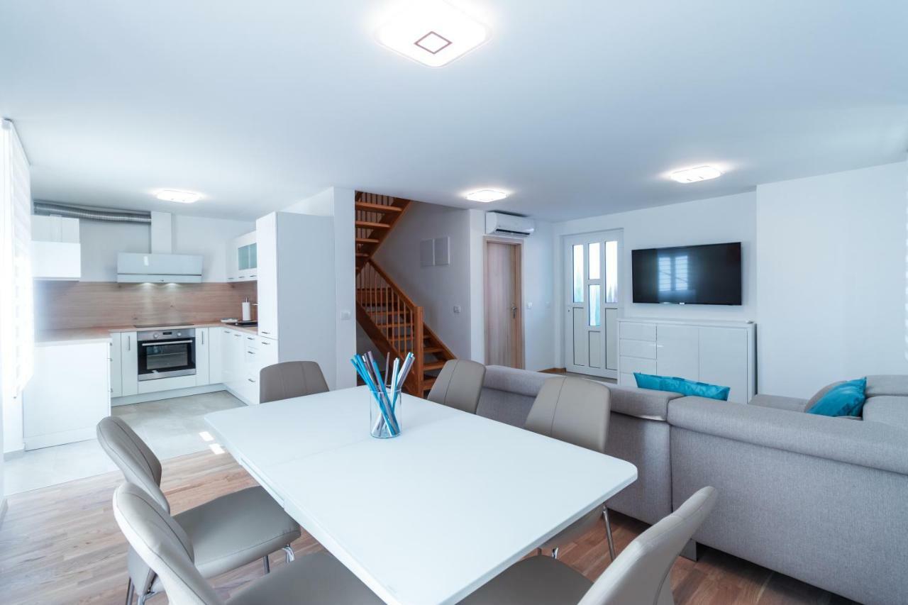 Apartments Amavi อิซอลา ภายนอก รูปภาพ